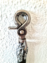 Lade das Bild in den Galerie-Viewer, Hundeleine / Handschlaufe - Handgemacht