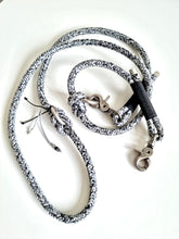 Lade das Bild in den Galerie-Viewer, Hundeleine / Handschlaufe - Handgemacht