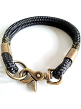 Lade das Bild in den Galerie-Viewer, Hundehalsband - Handgemacht