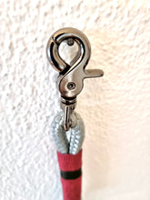 Lade das Bild in den Galerie-Viewer, Hundeleine / Handschlaufe - Handgemacht