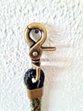 Lade das Bild in den Galerie-Viewer, Hundeleine / Handschlaufe - Handgemacht