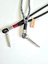 Lade das Bild in den Galerie-Viewer, Hundepfeife
